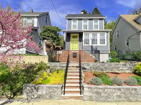 Photo of 333 Lafayette Avenue, Staten Island, NY 10301 (MLS # 2502450)