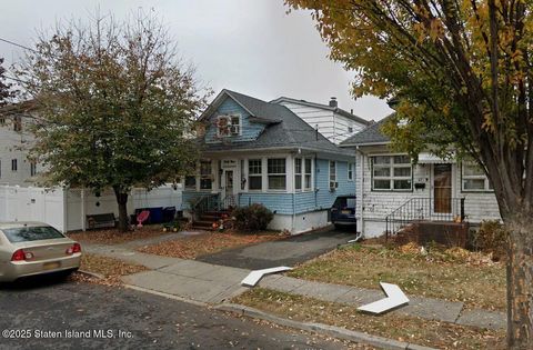 Photo of 47 Montell Street, Staten Island, NY 10302 (MLS # 2505841)