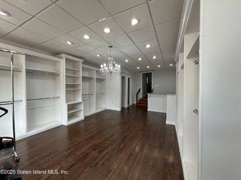 Photo of 821 Castleton Avenue, Staten Island, NY 10301 (MLS # 2506767)