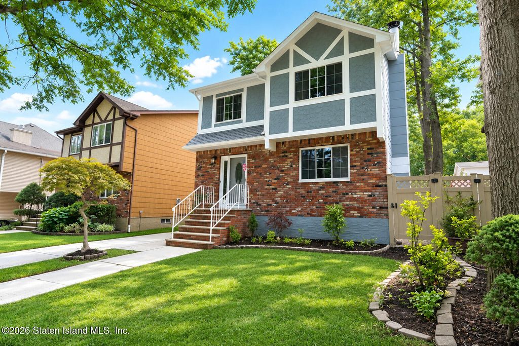 Photo of 81 Tuckahoe Avenue, Staten Island, NY 10312 (MLS # 2603876)
