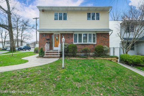 Photo of 212 Colon Avenue, Staten Island, NY 10308 (MLS # 2404513)