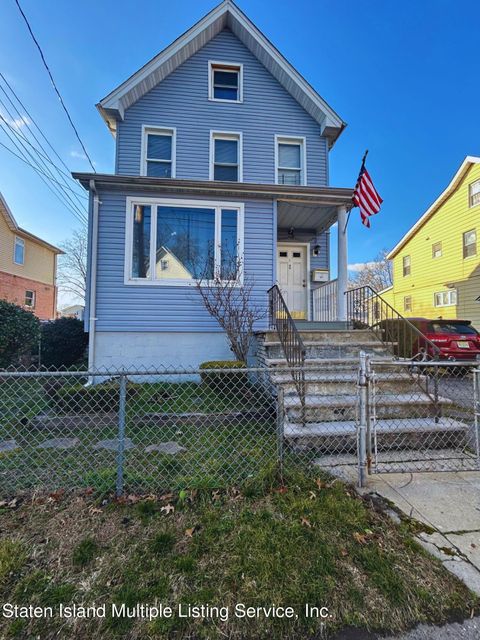 Photo of 212 Simonson Avenue, Staten Island, NY 10303 (MLS # 2400296)