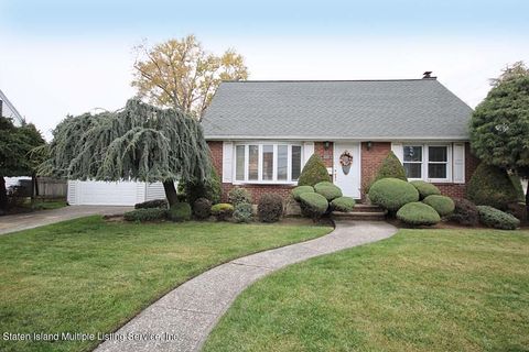 Photo of 159 Lander Avenue, Staten Island, NY 10314 (MLS # 1165367)