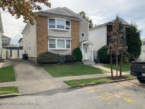 Photo of 654 Lamoka Avenue #1, Staten Island, NY 10312 (MLS # 2506582)