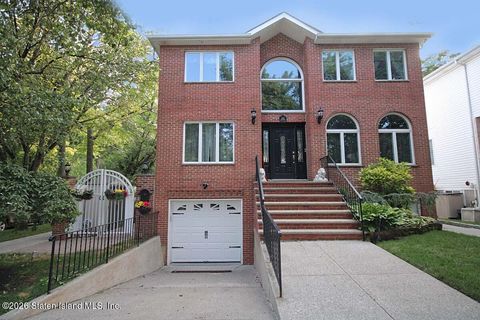 Photo of 622 Main Street, Staten Island, NY 10307 (MLS # 2603961)
