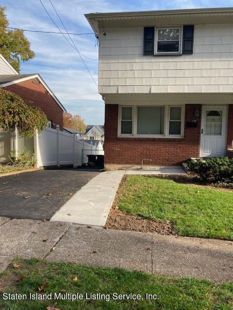 Photo of 129 Summit Avenue, Staten Island, NY 10306 (MLS # 1163443)