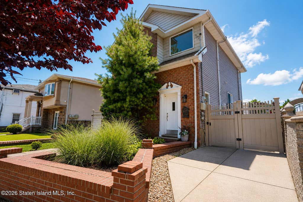 Photo of 124 Reid Avenue, Staten Island, NY 10305 (MLS # 2603884)