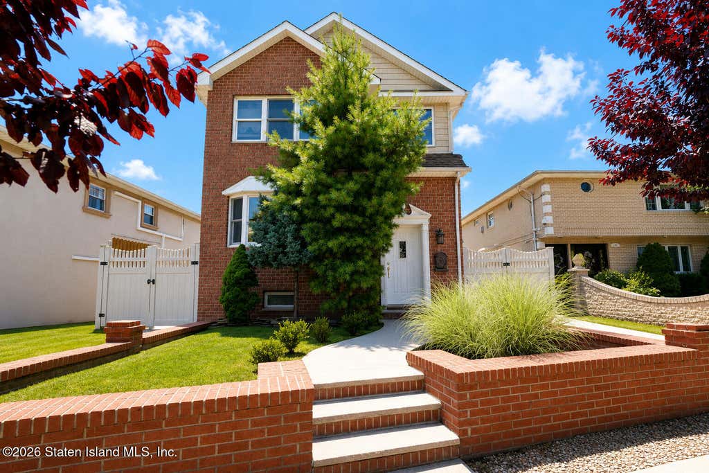 Photo of 124 Reid Avenue, Staten Island, NY 10305 (MLS # 2603884)