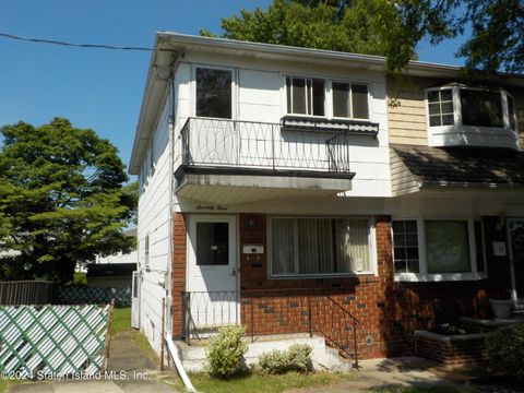 Photo of 73 Taunton Street, Staten Island, NY 10306 (MLS # 2404301)