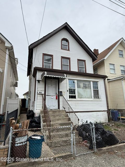 Photo of 102 Maple Avenue, Staten Island, NY 10302 (MLS # 2602142)