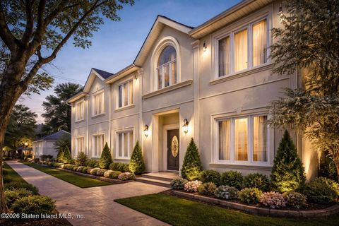 Photo of 10 Penton Street, Staten Island, NY 10309 (MLS # 2601481)