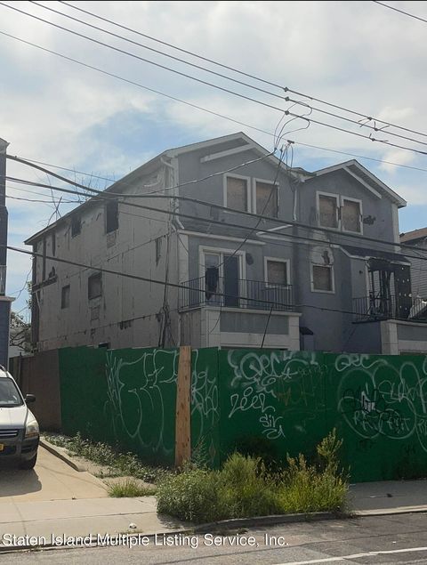 Photo of 237 Steinway Avenue, Staten Island, NY 10314 (MLS # 1157441)