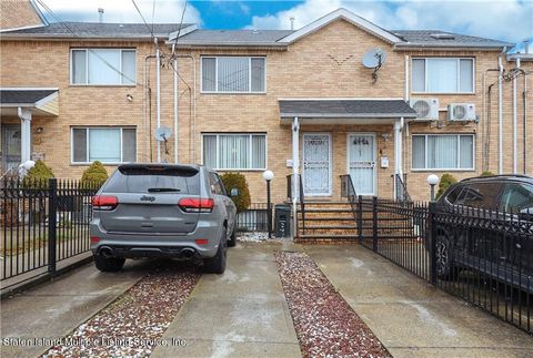 Photo of 107 Beach Street, Staten Island, NY 10304 (MLS # 1160775)