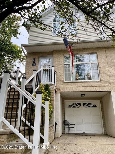 Photo of 11 Jessica Lane, Staten Island, NY 10309 (MLS # 2505700)
