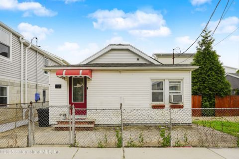 Photo of 12 Milbank Road, Staten Island, NY 10306 (MLS # 2503765)