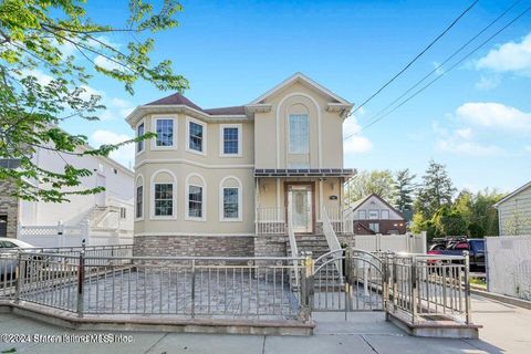 Photo of 90 Bartlett Avenue, Staten Island, NY 10312 (MLS # 2403746)