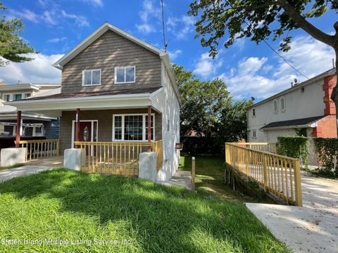 Photo of 2400 Richmond Road, Staten Island, NY 10306 (MLS # 1162729)