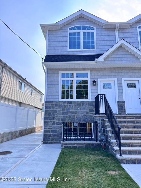 Photo of 484 Doane Avenue, Staten Island, NY 10308 (MLS # 2504180)