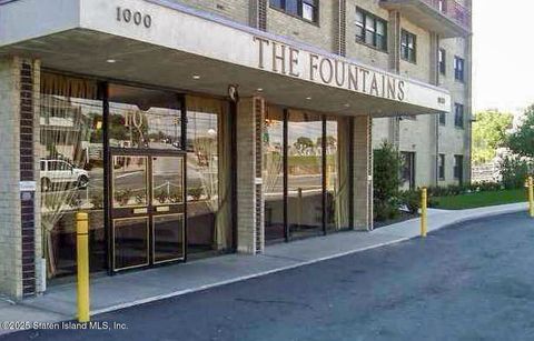 Photo of 1000 Clove Road #Llc, Staten Island, NY 10301 (MLS # 2506258)