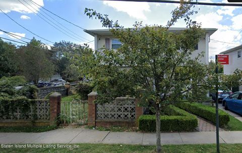 Photo of 600 New Dorp Lane, Staten Island, NY 10306 (MLS # 1164106)