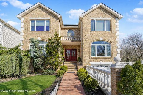 Photo of 169 Pinewood Avenue, Staten Island, NY 10306 (MLS # 2601591)