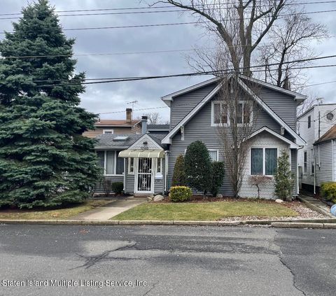 Photo of 1740 Arden Avenue, Staten Island, NY 10312 (MLS # 1160665)