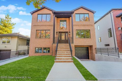 Photo of 8 Tacoma Street, Staten Island, NY 10304 (MLS # 2502753)