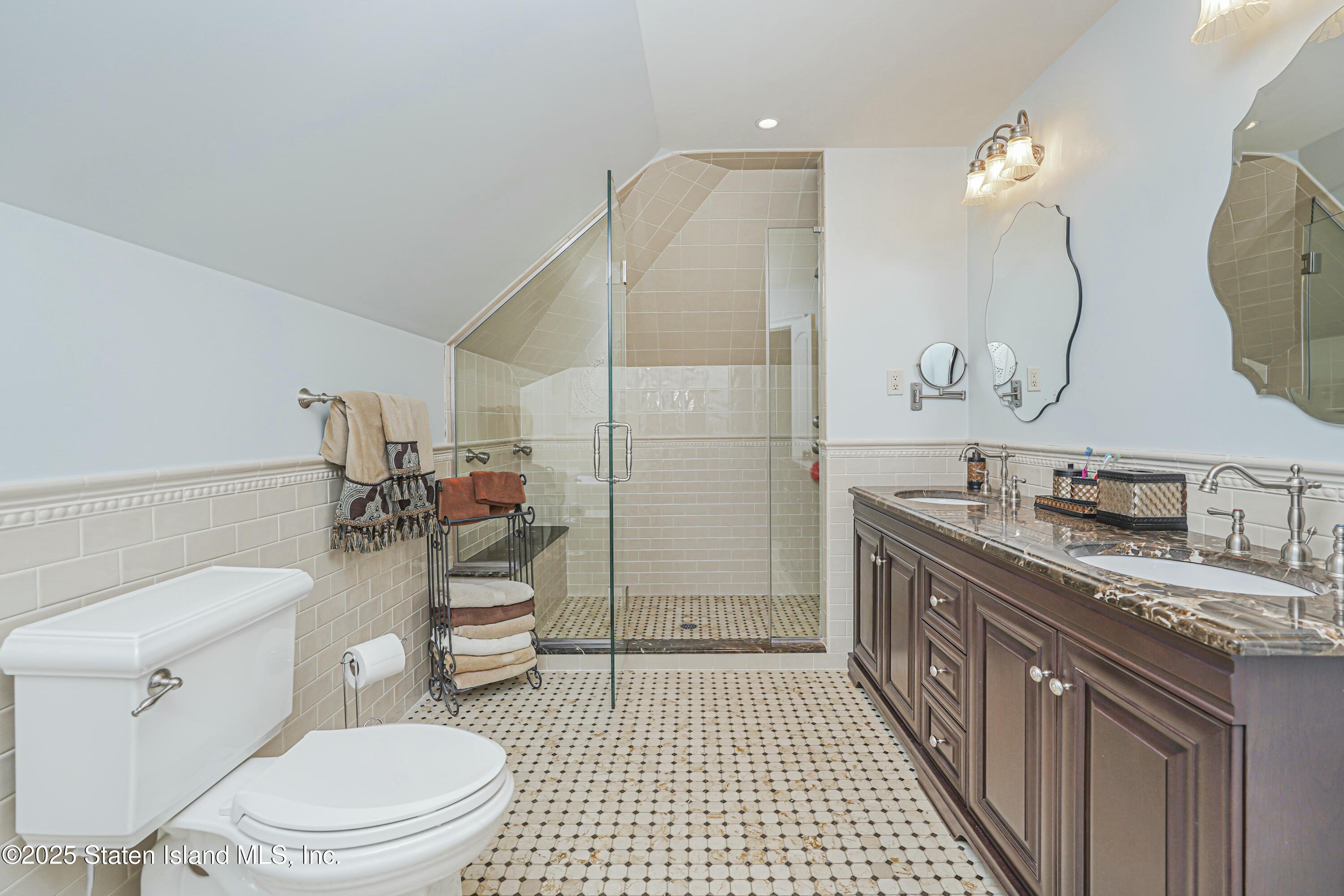 Staten Island, New York 10304, United States, 3 Bedrooms Bedrooms, ,3 BathroomsBathrooms,Residential,Pending,15294