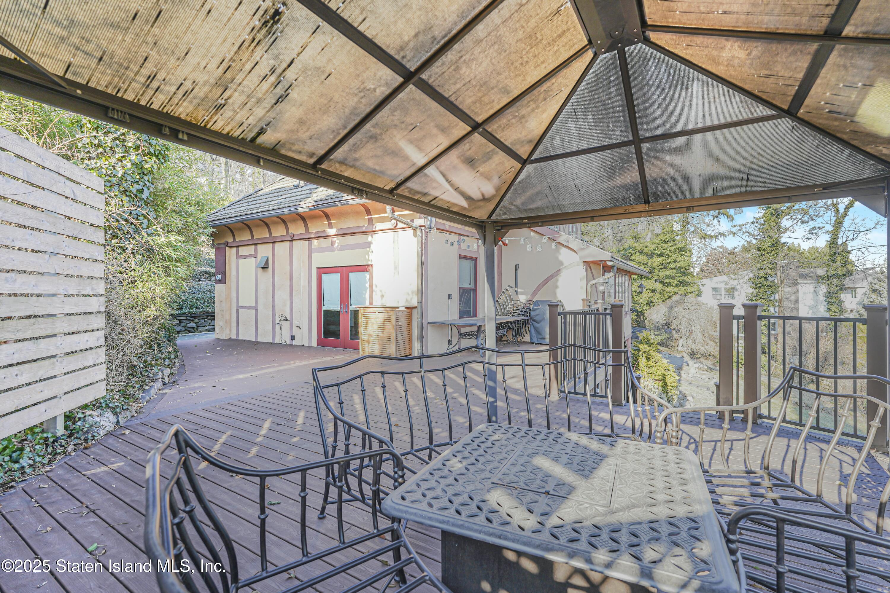 Staten Island, New York 10304, United States, 3 Bedrooms Bedrooms, ,3 BathroomsBathrooms,Residential,Pending,15294