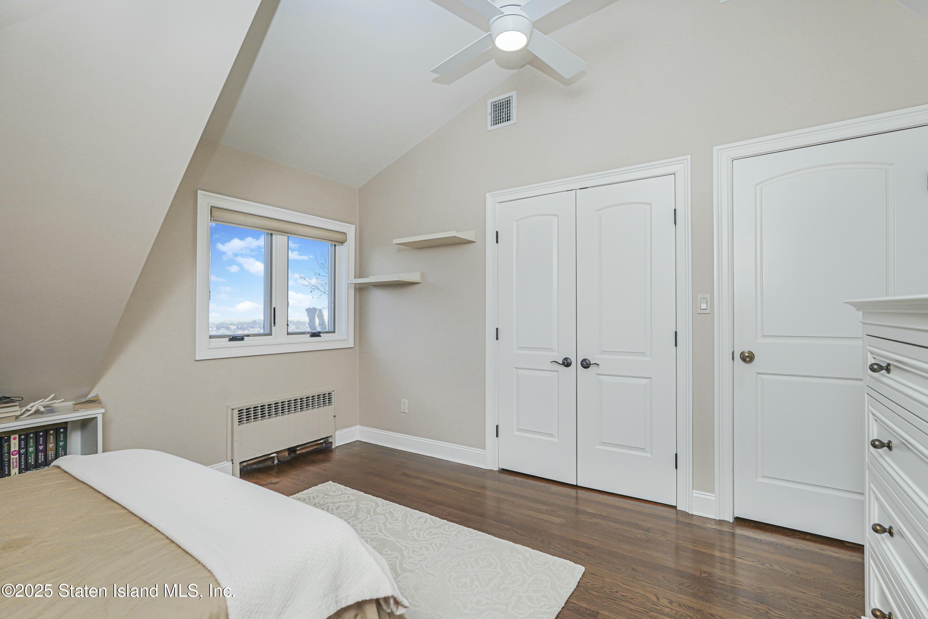 Staten Island, New York 10304, United States, 3 Bedrooms Bedrooms, ,3 BathroomsBathrooms,Residential,Pending,15294