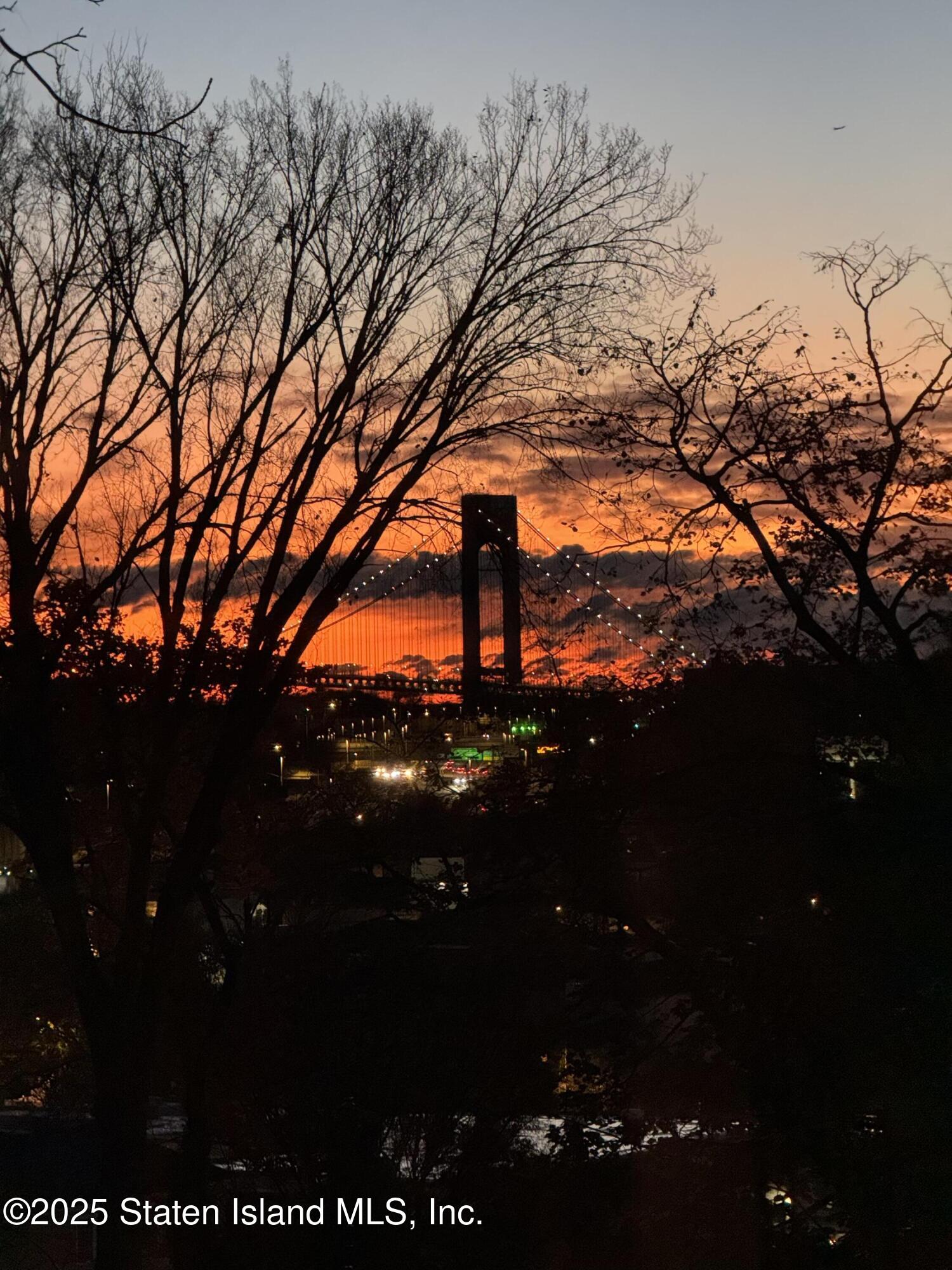 Staten Island, New York 10304, United States, 3 Bedrooms Bedrooms, ,3 BathroomsBathrooms,Residential,Pending,15294