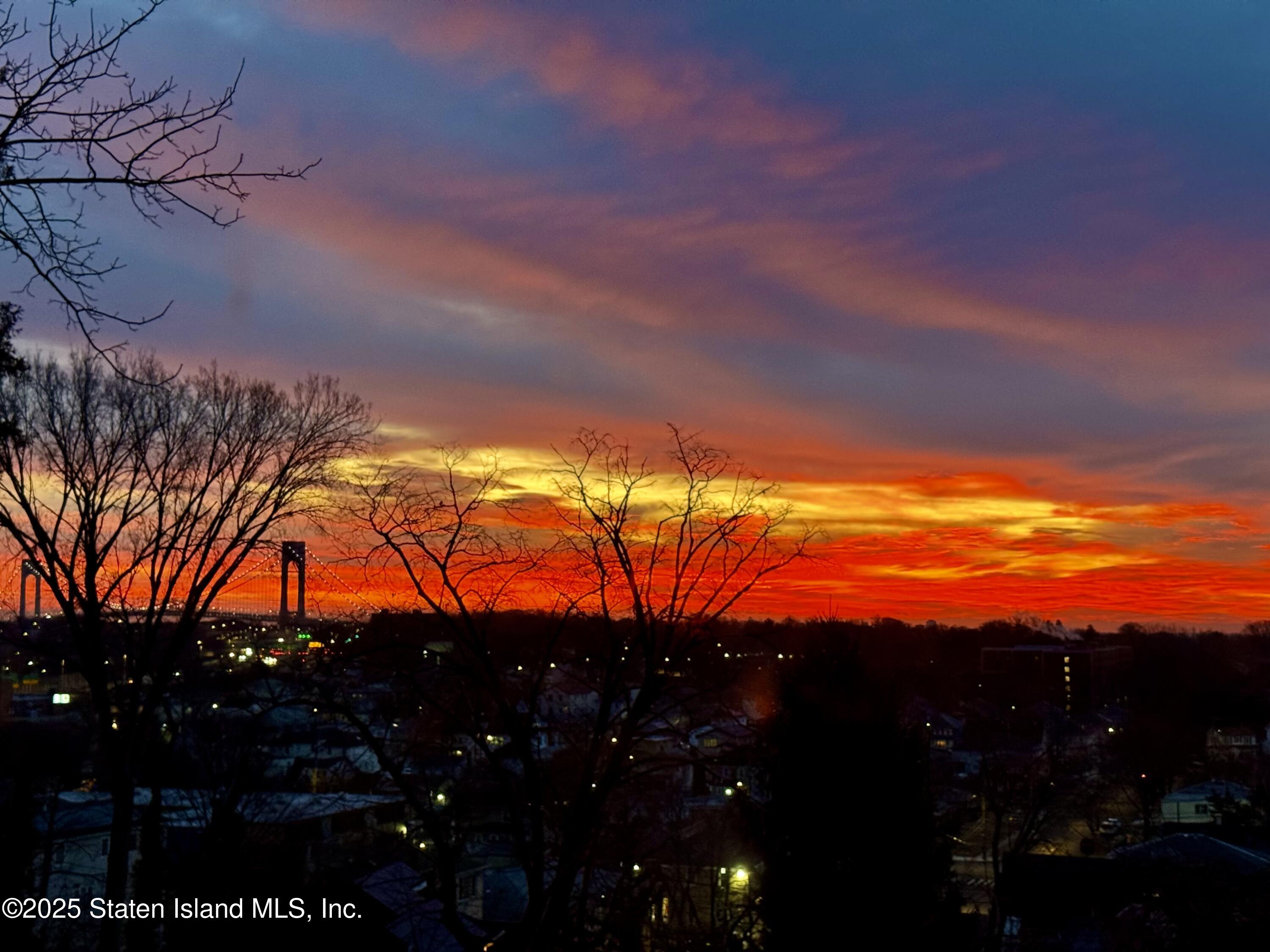 Staten Island, New York 10304, United States, 3 Bedrooms Bedrooms, ,3 BathroomsBathrooms,Residential,Pending,15294