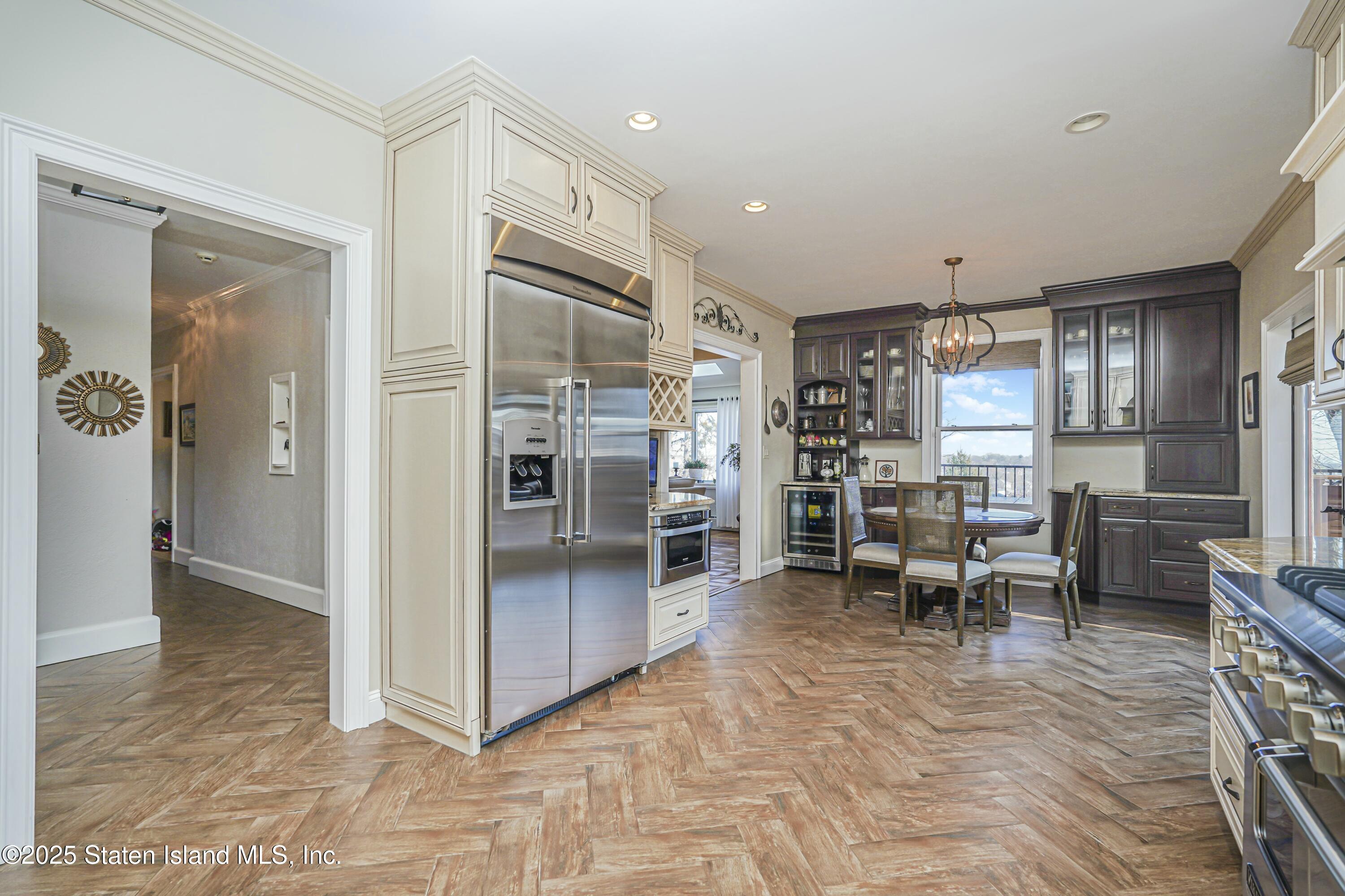 Staten Island, New York 10304, United States, 3 Bedrooms Bedrooms, ,3 BathroomsBathrooms,Residential,Pending,15294