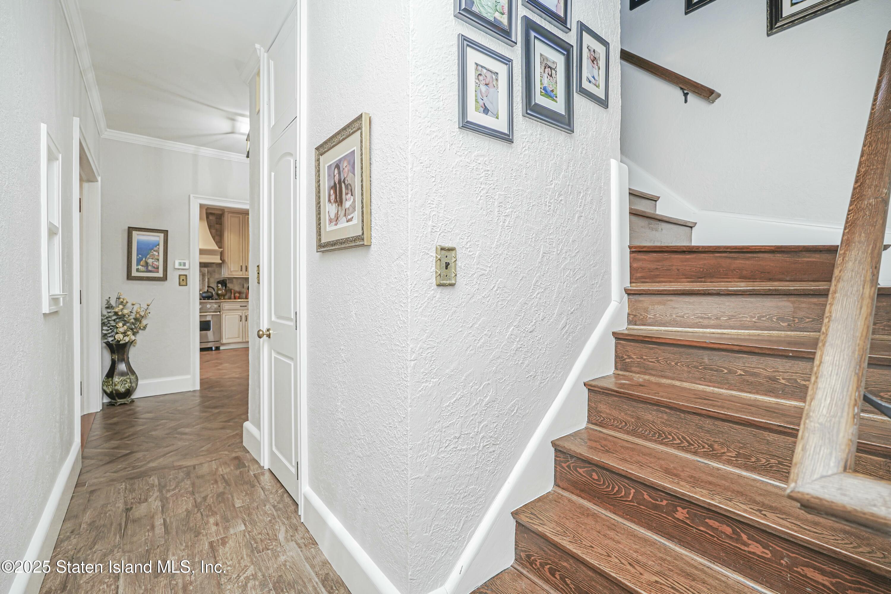 Staten Island, New York 10304, United States, 3 Bedrooms Bedrooms, ,3 BathroomsBathrooms,Residential,Pending,15294