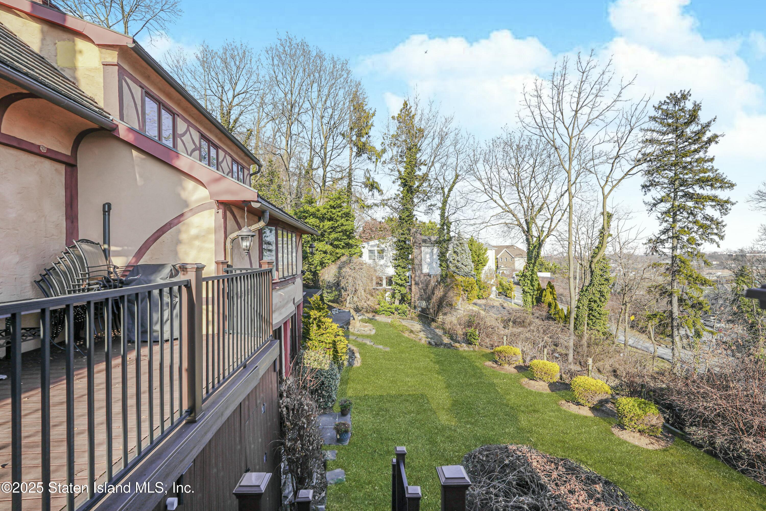 Staten Island, New York 10304, United States, 3 Bedrooms Bedrooms, ,3 BathroomsBathrooms,Residential,Pending,15294