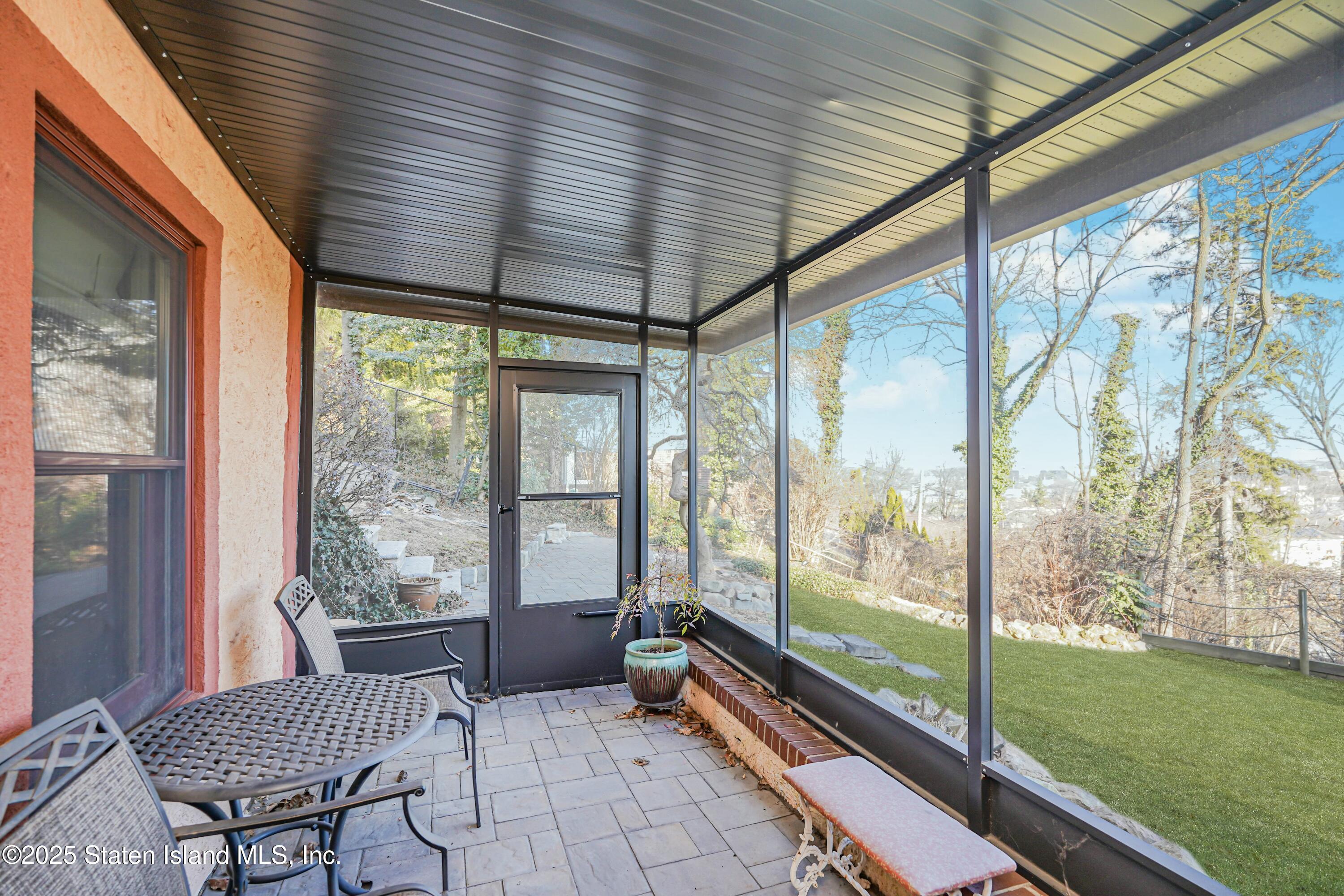 Staten Island, New York 10304, United States, 3 Bedrooms Bedrooms, ,3 BathroomsBathrooms,Residential,Pending,15294