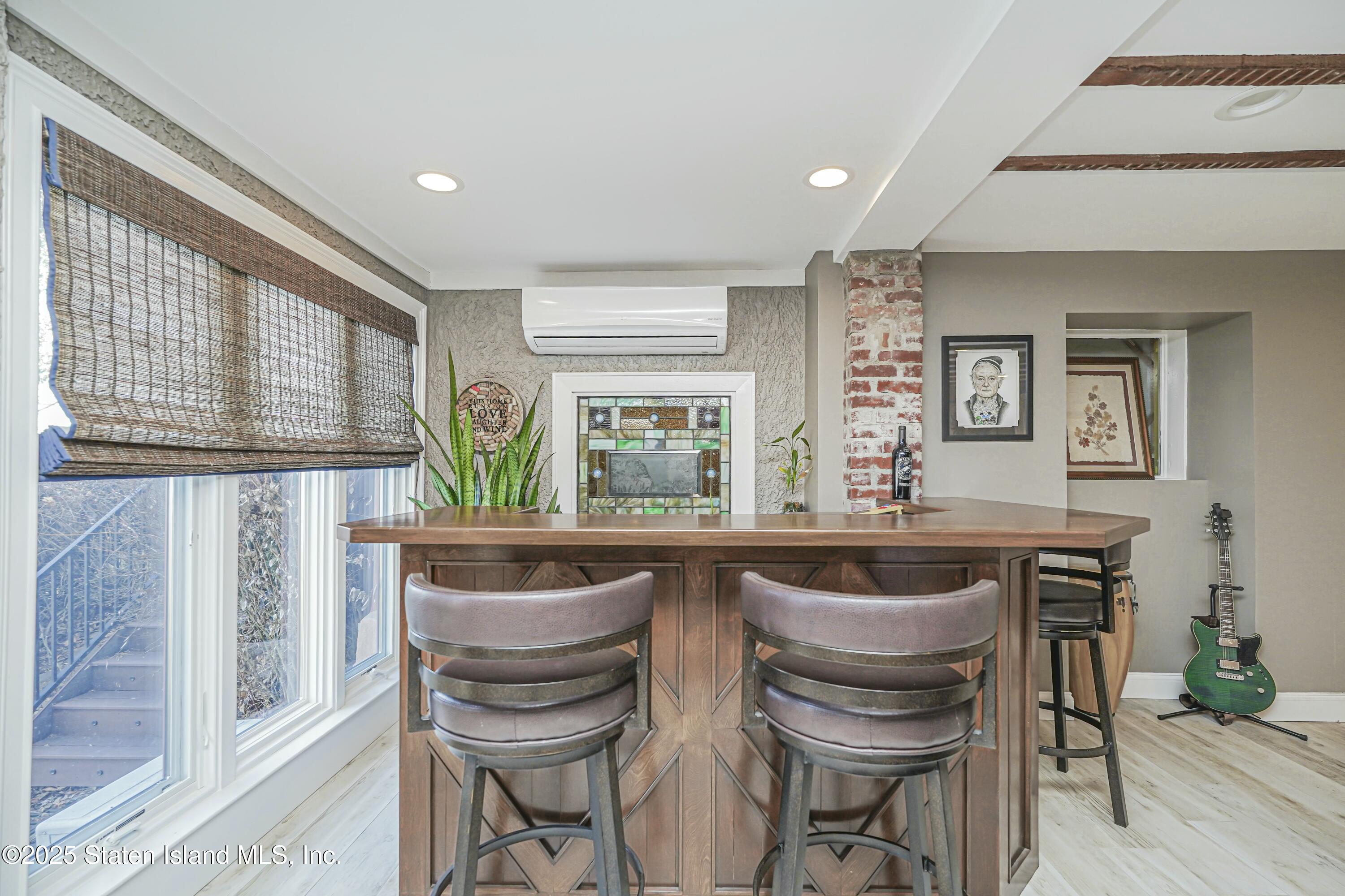 Staten Island, New York 10304, United States, 3 Bedrooms Bedrooms, ,3 BathroomsBathrooms,Residential,Pending,15294