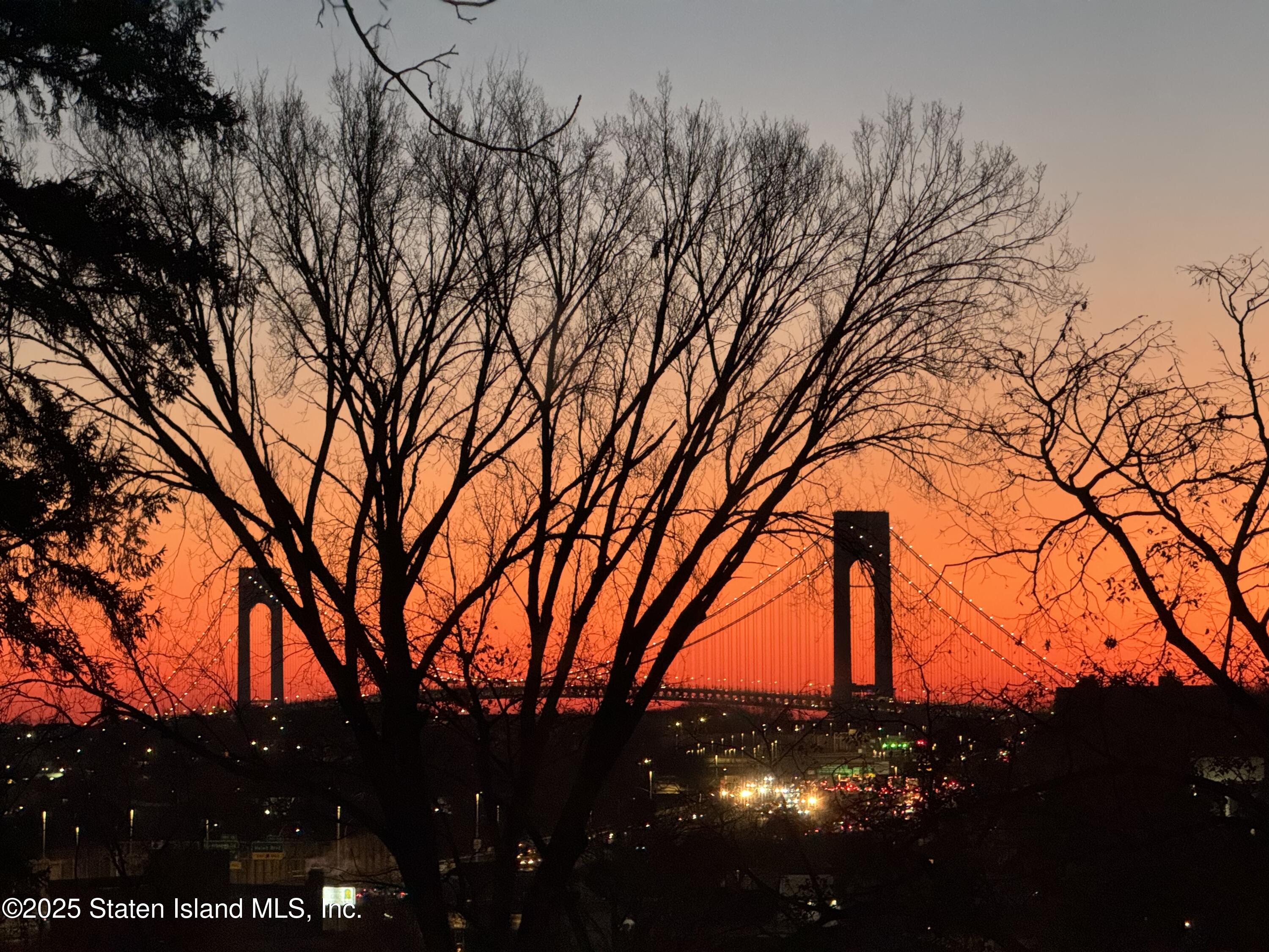 Staten Island, New York 10304, United States, 3 Bedrooms Bedrooms, ,3 BathroomsBathrooms,Residential,Pending,15294