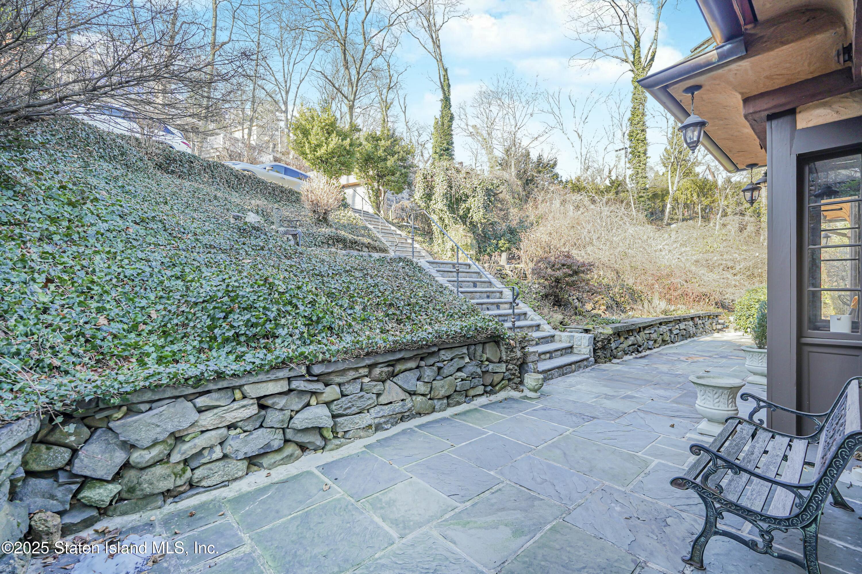 Staten Island, New York 10304, United States, 3 Bedrooms Bedrooms, ,3 BathroomsBathrooms,Residential,Pending,15294