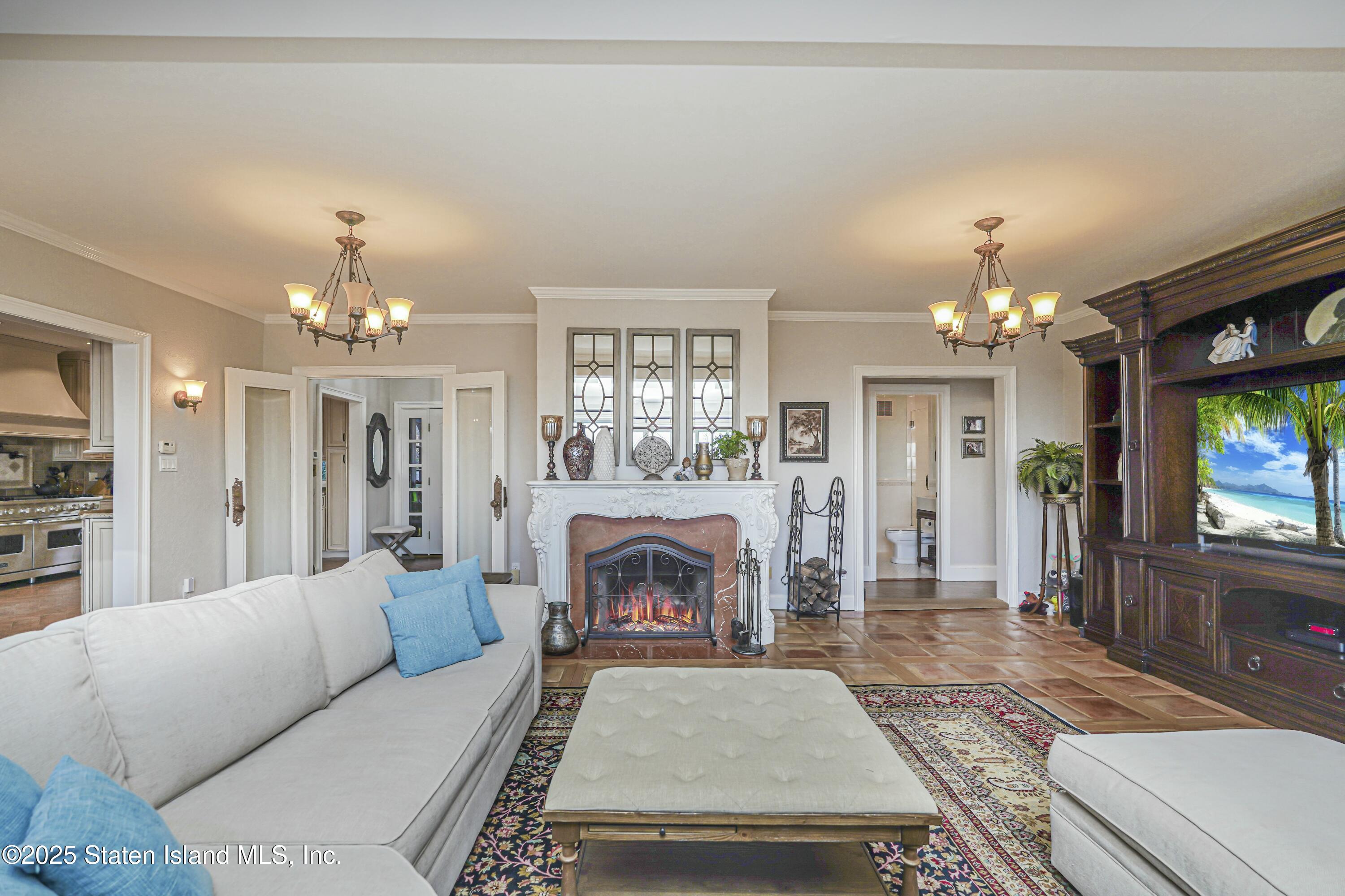 Staten Island, New York 10304, United States, 3 Bedrooms Bedrooms, ,3 BathroomsBathrooms,Residential,Pending,15294