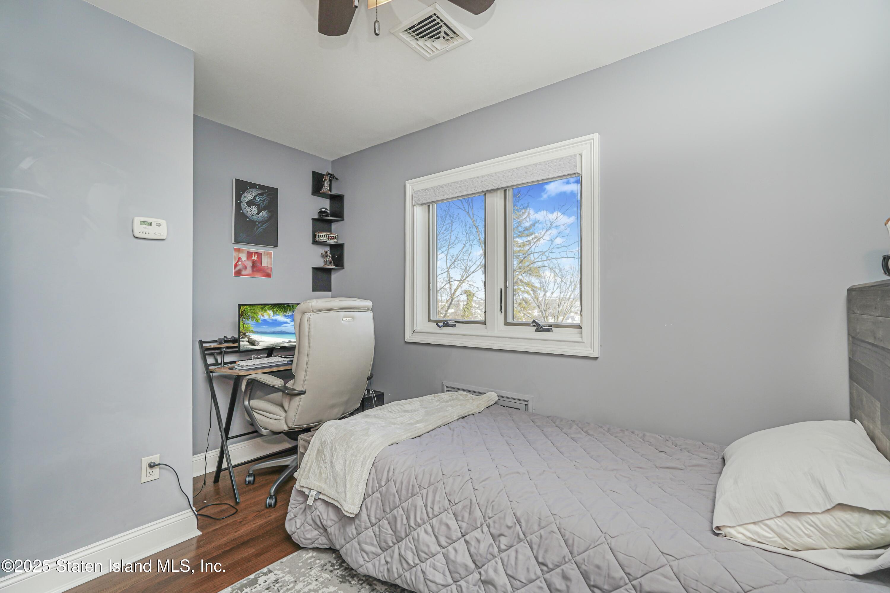 Staten Island, New York 10304, United States, 3 Bedrooms Bedrooms, ,3 BathroomsBathrooms,Residential,Pending,15294