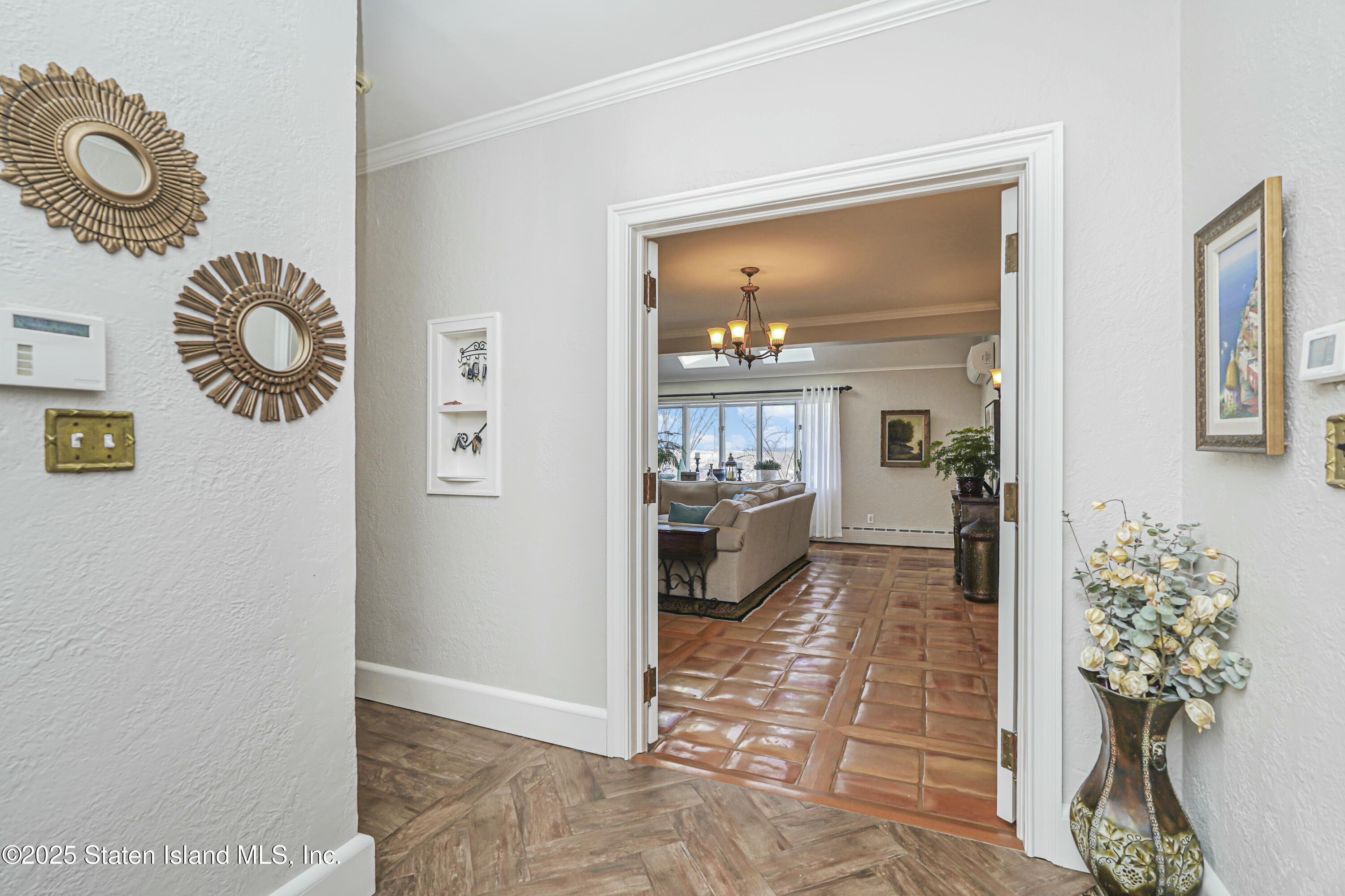 Staten Island, New York 10304, United States, 3 Bedrooms Bedrooms, ,3 BathroomsBathrooms,Residential,Pending,15294