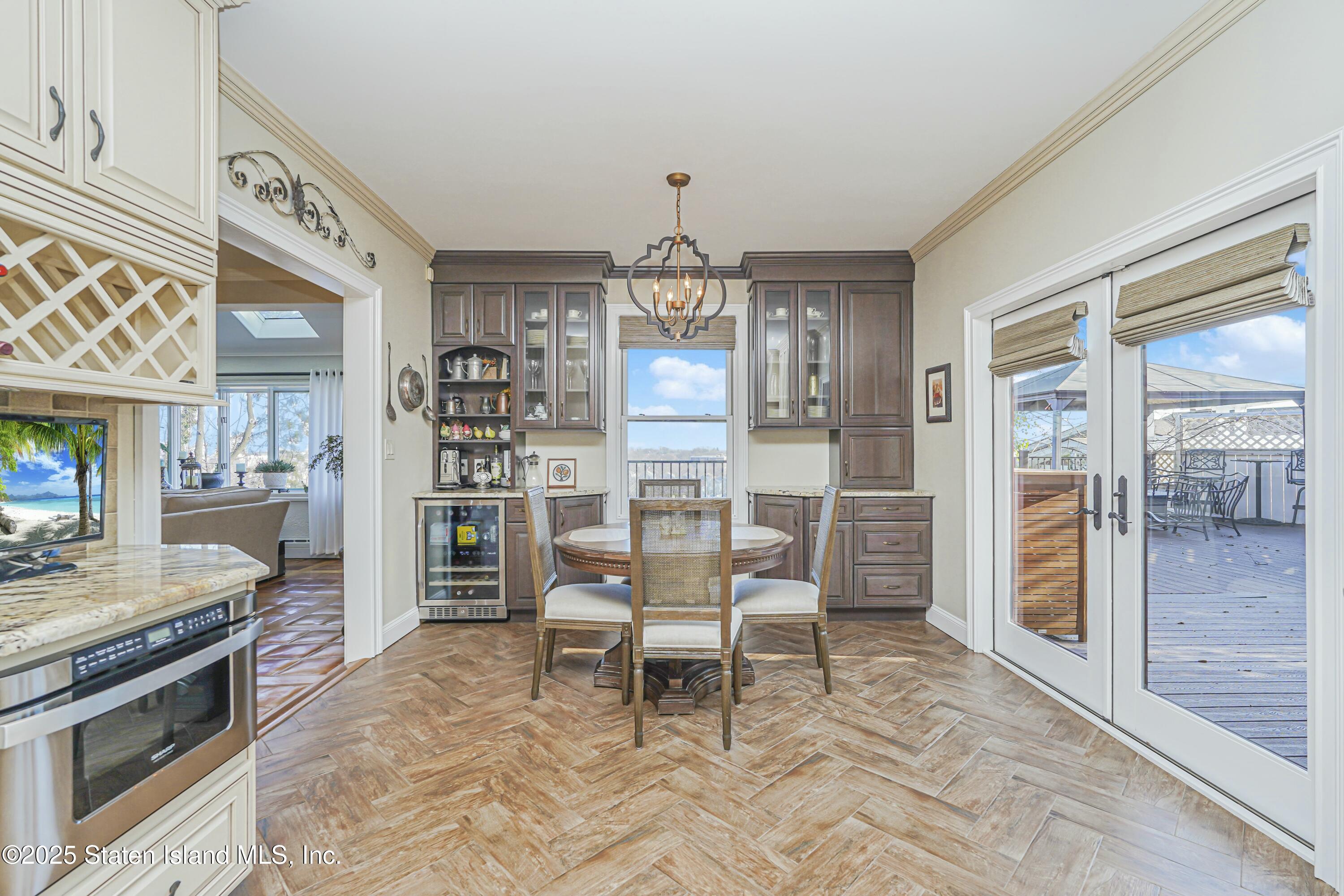 Staten Island, New York 10304, United States, 3 Bedrooms Bedrooms, ,3 BathroomsBathrooms,Residential,Pending,15294