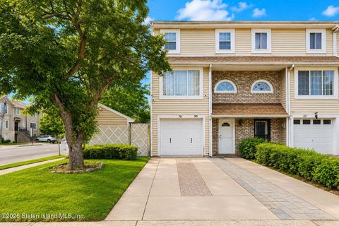 Photo of 90 Elson Street, Staten Island, NY 10314 (MLS # 2603053)