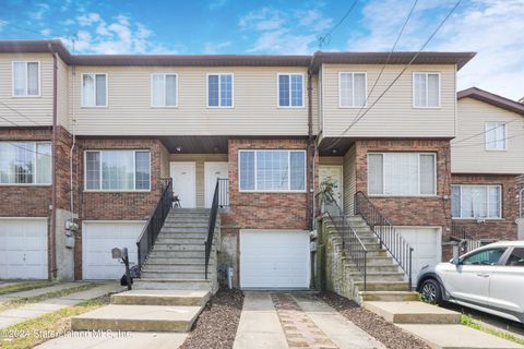 Photo of 162 Prospect Avenue, Staten Island, NY 10301 (MLS # 2403734)