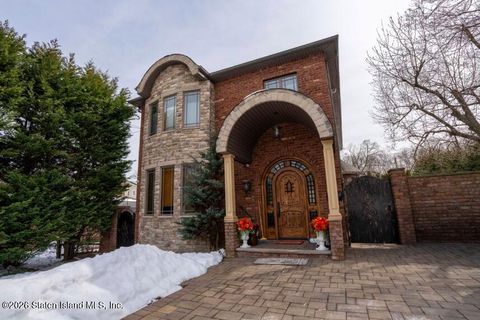 Photo of 106 Northern Boulevard, Staten Island, NY 10301 (MLS # 2601175)