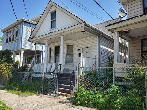Photo of 229 Gordon Street, Staten Island, NY 10304 (MLS # 2403037)