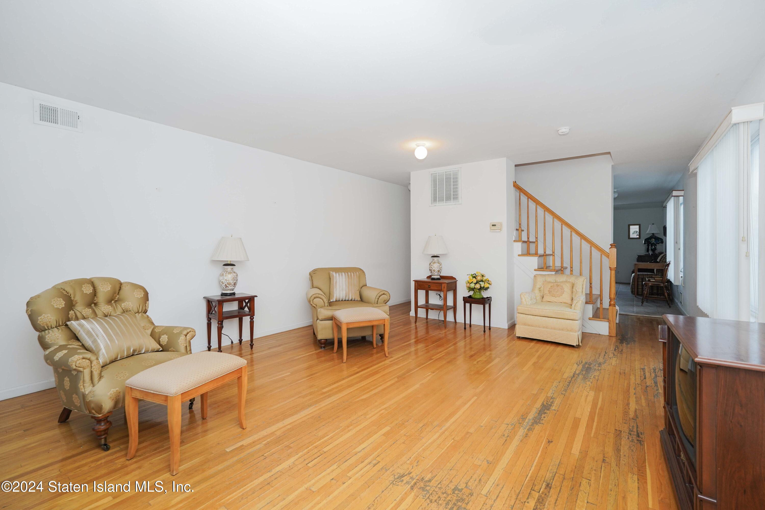 87 Burke Avenue, Staten Island, New York image 7