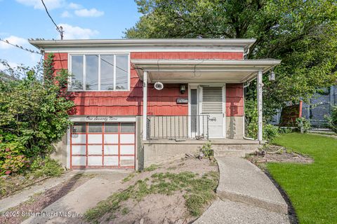 Photo of 179 Mann Avenue, Staten Island, NY 10314 (MLS # 2505539)