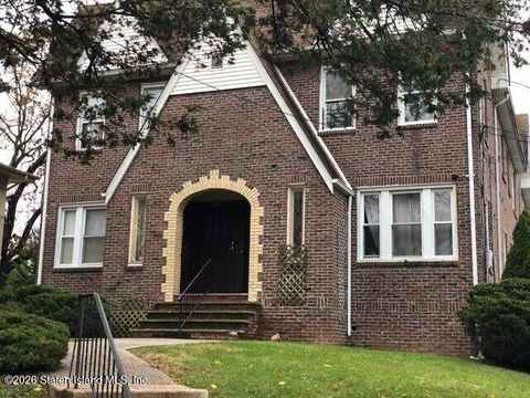 Photo of 79 Mundy Avenue, Staten Island, NY 10310 (MLS # 2600227)